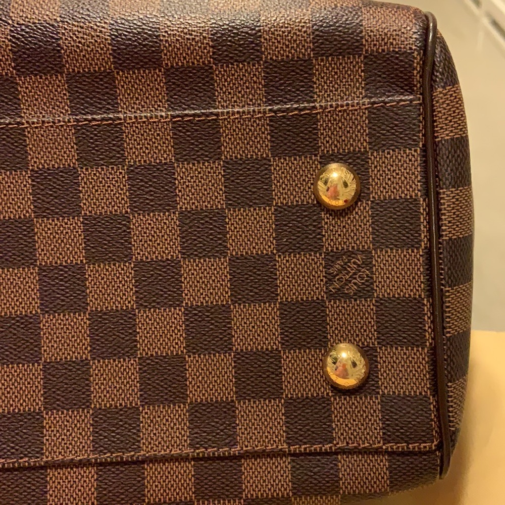 Louis Vuitton - Picture 8 of 11